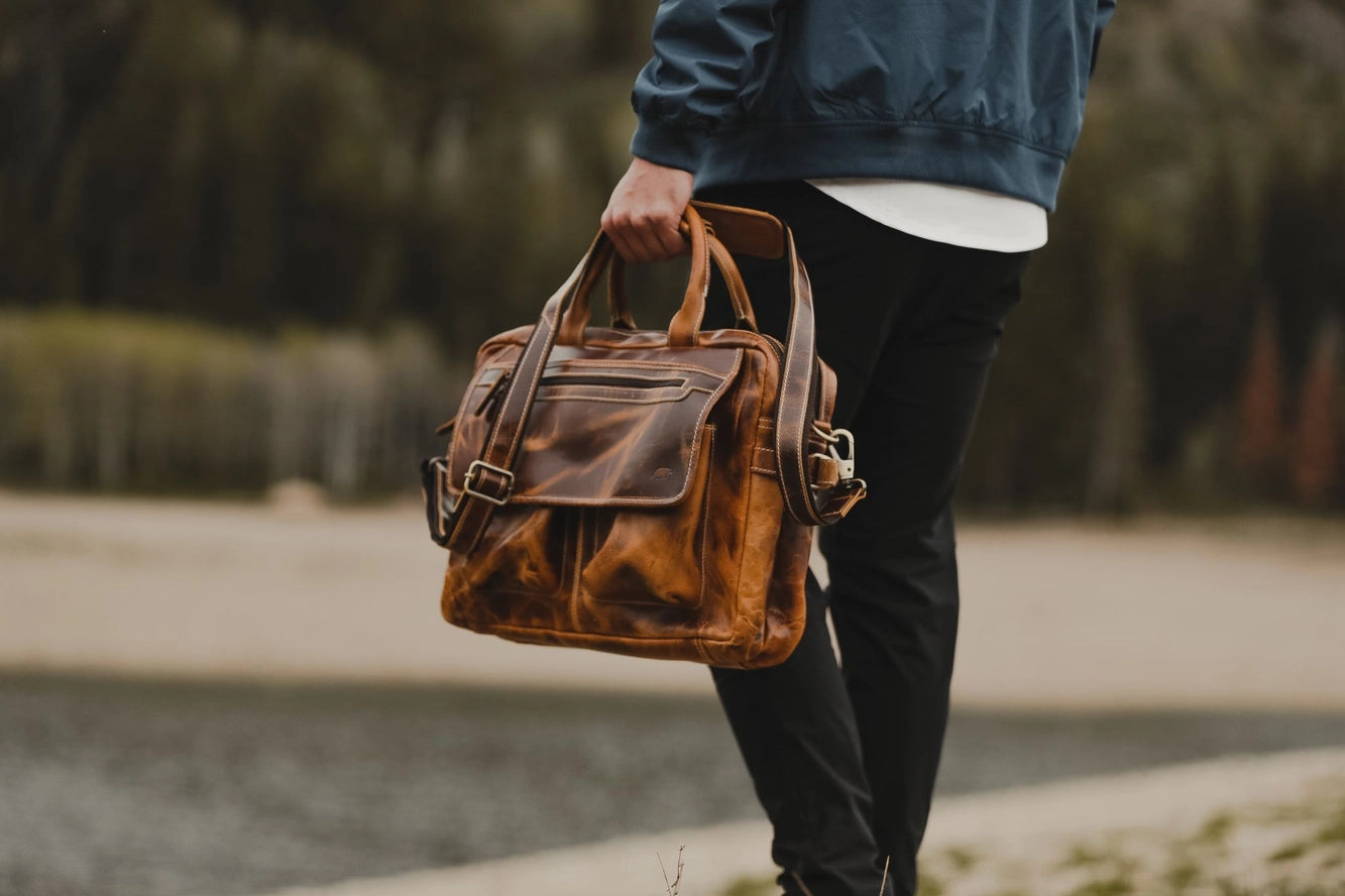 the “Clark” Leather Pilot Bag