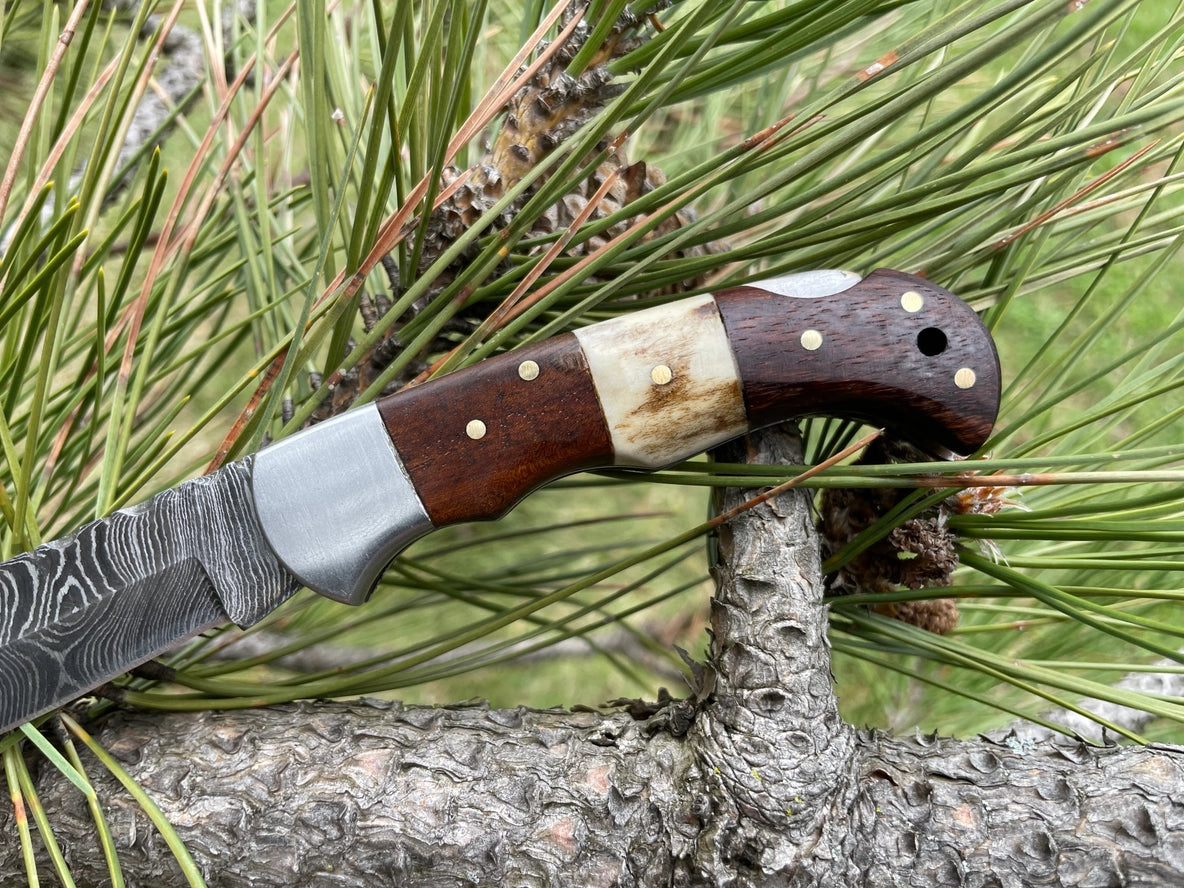 Walnut Wood & Stag 6.5'' Damascus Steel Pocket Knife